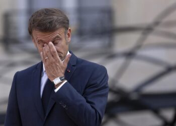 El presidente francés Emmanuel Macron durante la bienvenida a los participantes en los Juegos Paralímpicos de París 2024. Foto: Andre Pein / EFE.