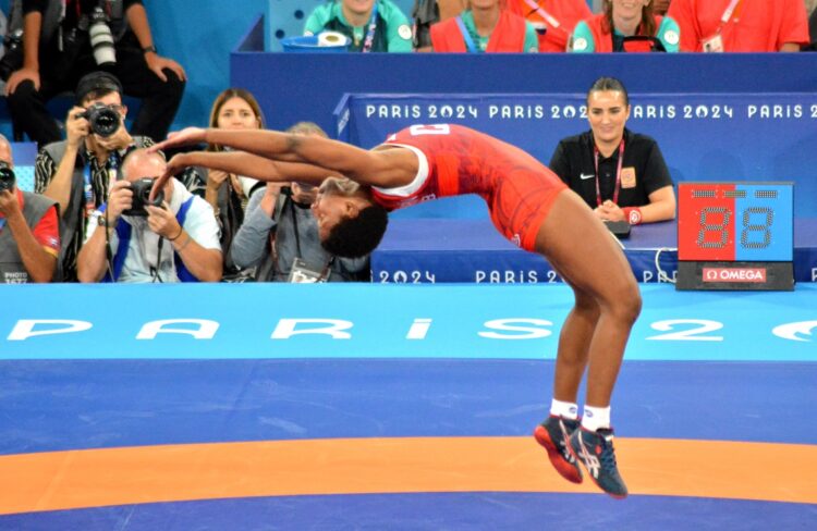 Milaymis Marín se convirtió en la segunda medallista olímpica de la lucha femenina cubana. Foto: Ricardo López Hevia.