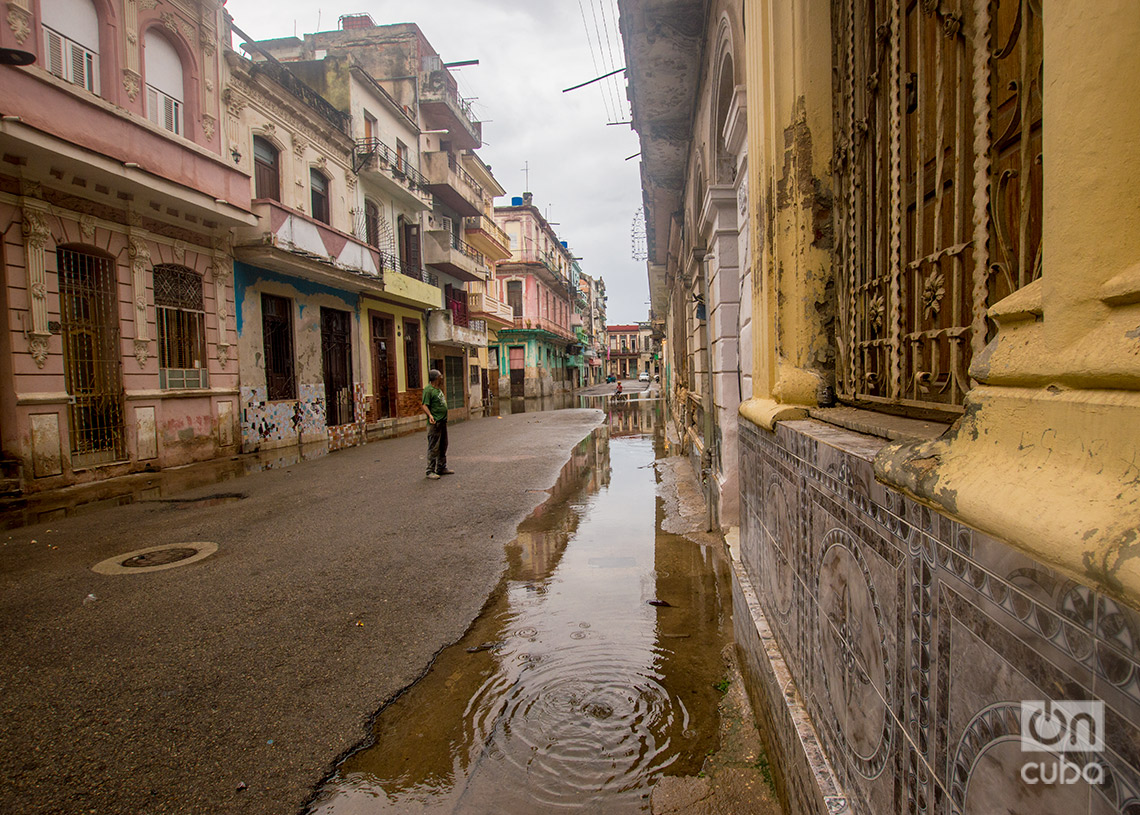 Zona de Centro Habana durante las lluvias de la tormenta Debby. Foto: Otmaro Rodríguez.