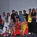 Invitados internacionales y parte del elenco que interpretó la obra "Farandula". Foto: Frangel Nuñez de la Torre.