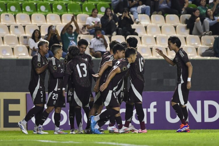 México anotó par de goles en menos de diez minutos y derrotó a Cuba. Foto: Sandra Bautista.