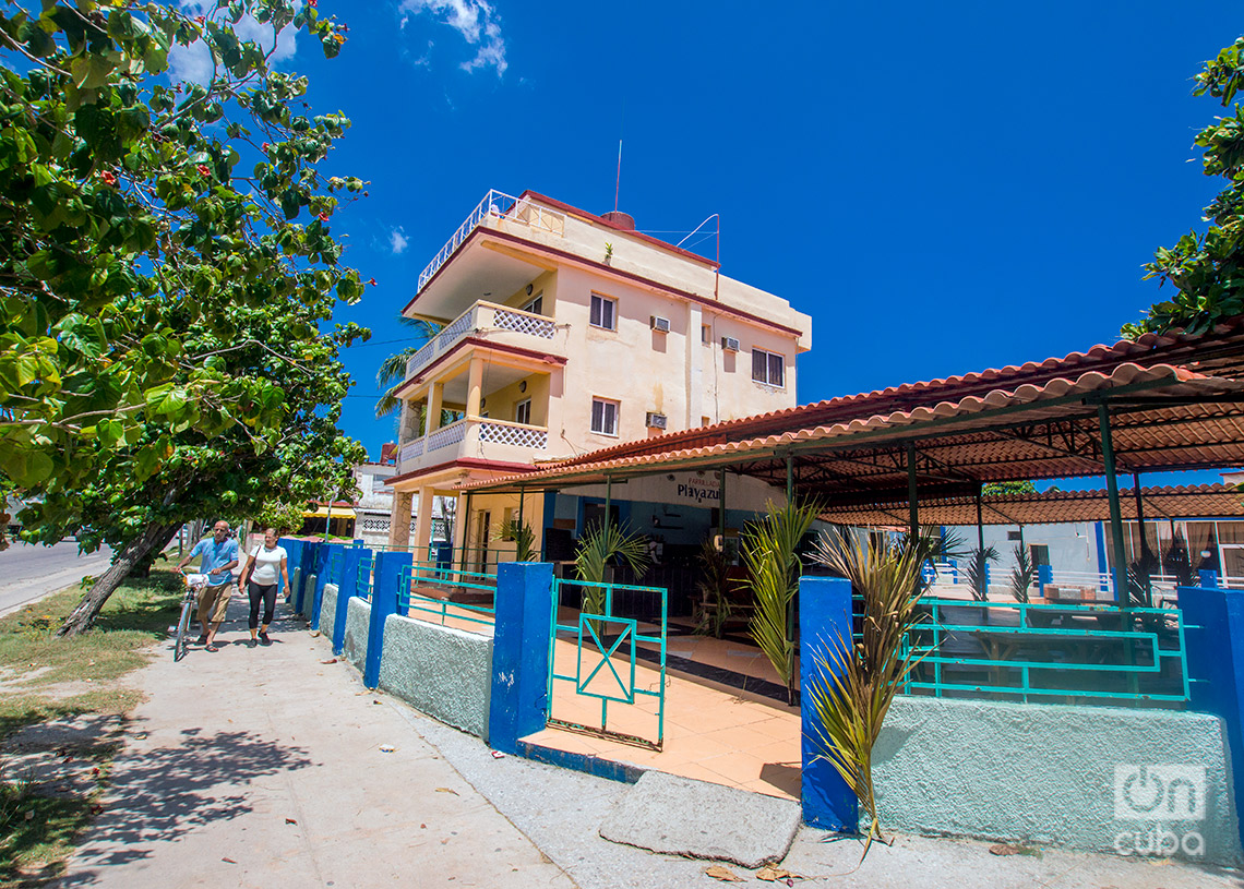 Parrilla Playa Azul, Playa de Guanabo, al este de La Habana. Fotos: Otmaro Rodríguez.