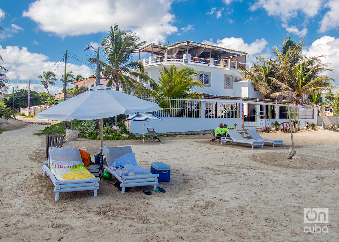 Casa particular en la playa de Guanabo, al este de La Habana. Fotos: Otmaro Rodríguez.