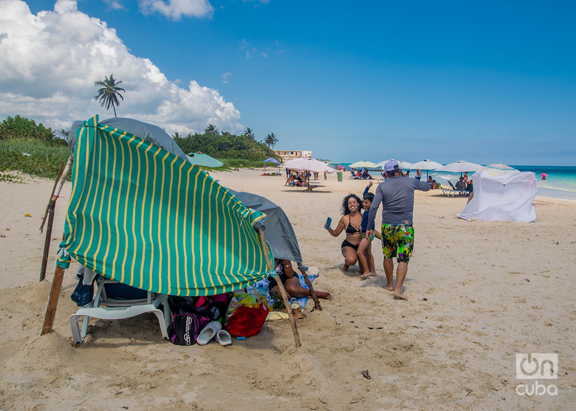 Vacacionistas en Guanabo, al este de La Habana. Fotos: Otmaro Rodríguez.