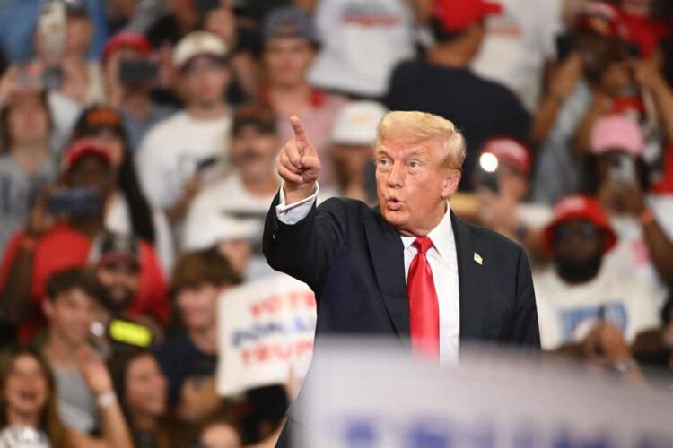 Donald Trump en un mitin de campaña en Atlanta, Georgia, 3 de agosto de 2024. Foto: EFE/EPA/EDWARD M. PIO RODA.