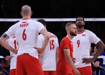 Wilfredo León (#9) y Polonia no tuvieron la más mínima opción de derrotar a una inmesa Francia en la final del voleibol masculino de los Juegos Olímpicos de París. Foto: Ritchie B. Tongo/EFE.