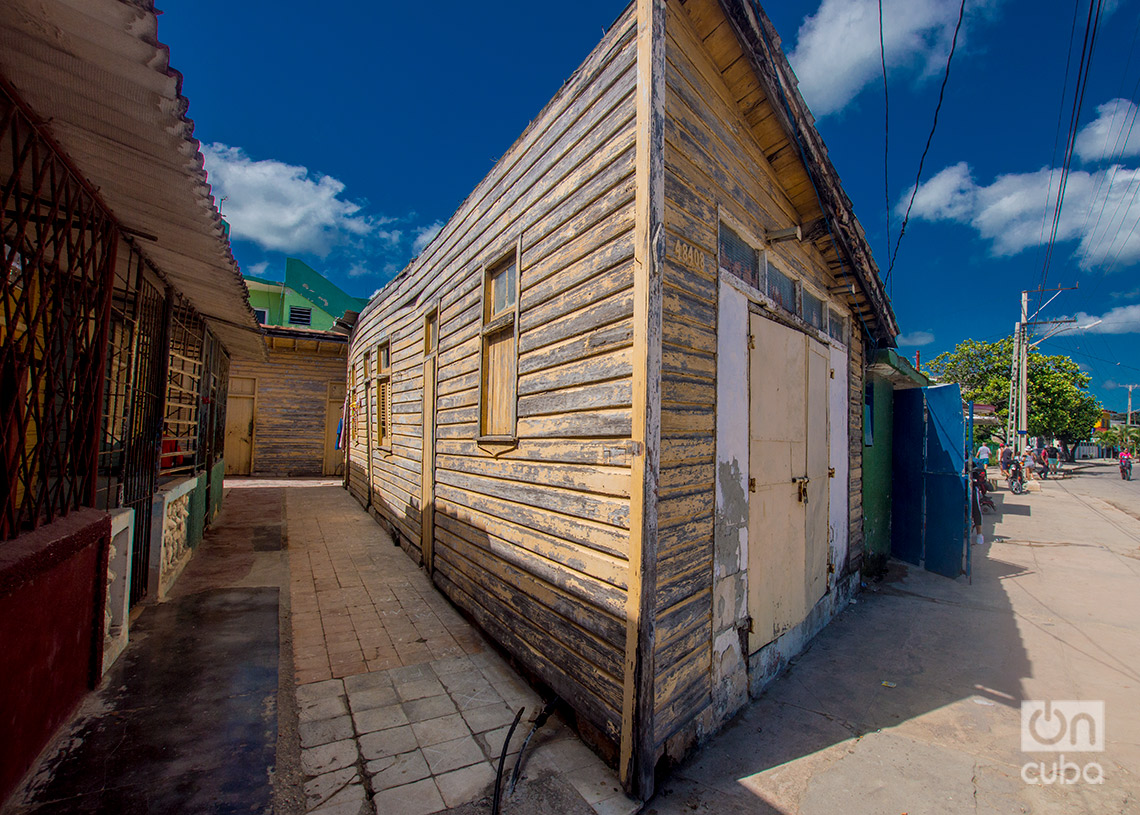Antigua casa de madera en Guanabo. Foto: Otmaro Rodríguez.