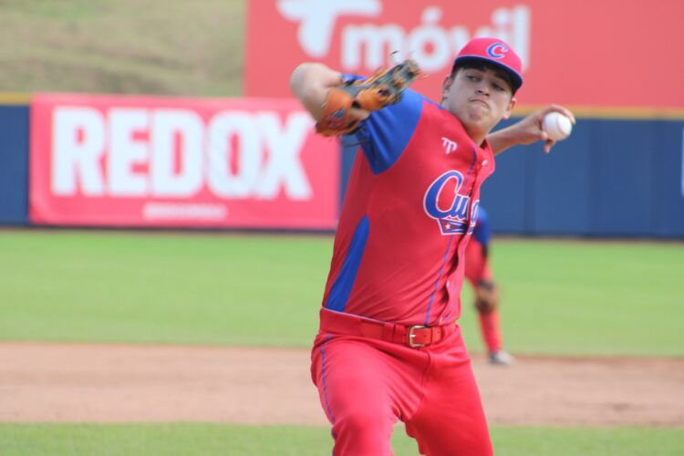 El lanzador cubano César Morales, perdedor del partido por el bronce ante Puerto Rico, pero premiado entre los mejores jugadores del Torneo Panamericano de Béisbol Sub-18. Foto: @beisbolamericas / X.