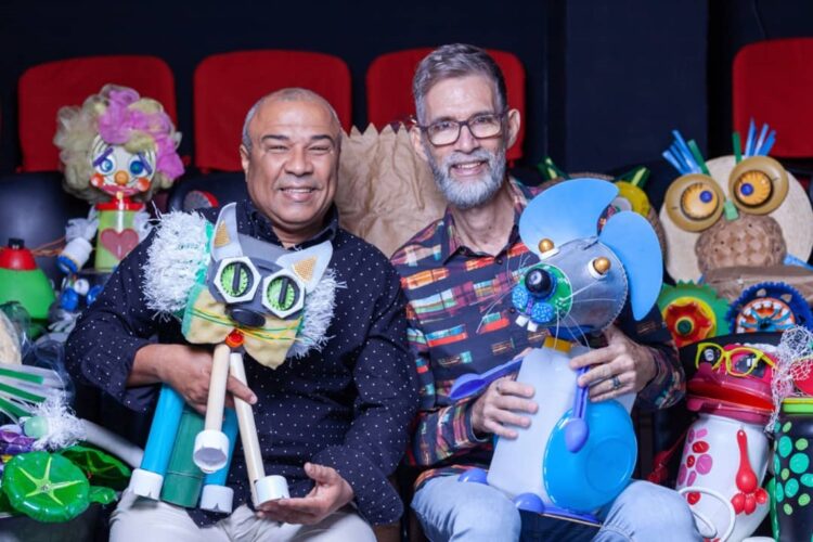 Rubén Darío Salazar y Zenén Calero, Premios Nacionales de Teatro 2020 y fundadores de Teatro de Las Estaciones. Foto tomada de la web oficial del grupo.