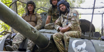 Soldados ucranianos en Pokrovsk, en la región de Donetsk. Foto: Mikola Koval / Portavoz de la 14 Brigada de asalto de la Guardia Nacional Ucraniana / EFE.