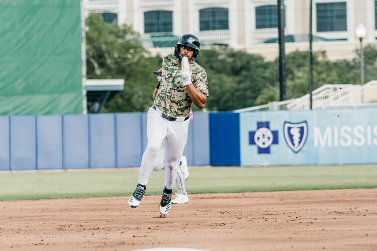 Ernesto Martínez Jr. ha demostrado ser un pelotero de varias herramientas en las Ligas Menores de Estados Unidos. Foto: Biloxi Shuckers.