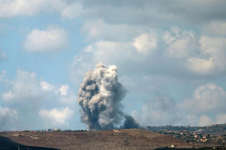 Israel lanza nuevos y devastadores ataques contra el sur del Líbano Foto: EFE/ Atef Safadi.