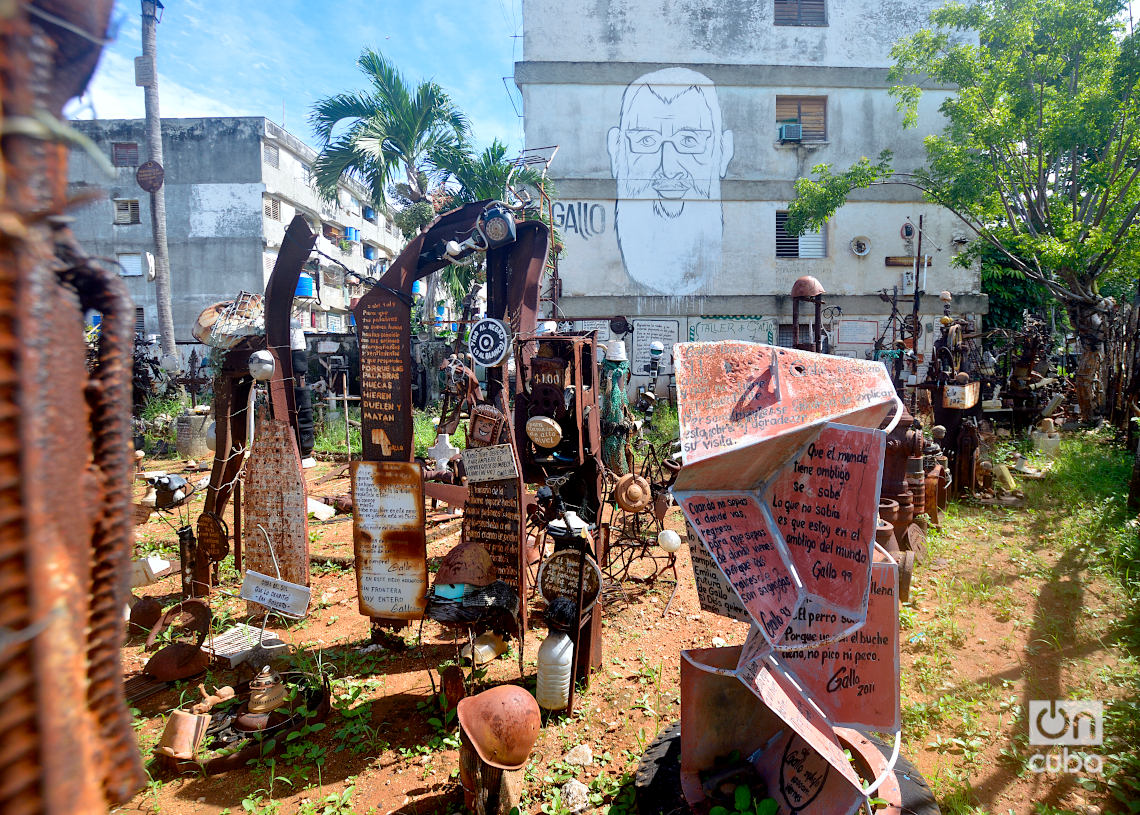 Micro X, en Alamar, La Habana. Foto: Otmaro Rodríguez.