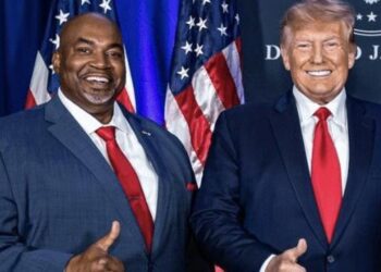 Mark Robinson y Donald Trump. Foto: X.