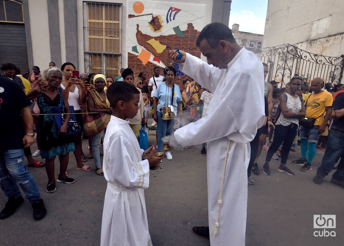 Procesión de la Virgen del Caridad de Cobre por las calles de Centro Habana, el domingo 8 de septiembre de 2024. Foto: Otmaro Rodríguez.