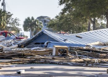 Daños del huracán Helene en Cedar Key, Florida. Foto: CRISTOBAL HERRERA-ULASHKEVICH/EFE/EPA.