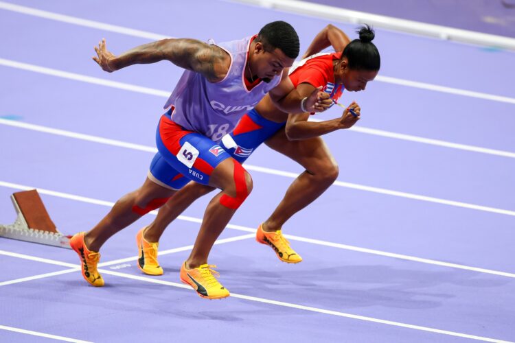 Omara Durand compite en la semifinal de 400 metros T12 del atletismo de los Juegos Paralìmpicos París 2024. Foto: Calixto N. Llanes/JIT.