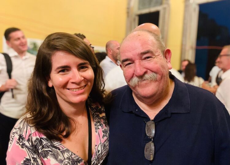 Juan Padrón junto a su hija Silvia. Foto: Cortesía de la entrevistada.