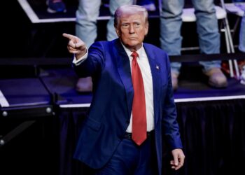 El expresidente estadounidense y candidato presidencial republicano Donald Trump participa en un acto de campaña en Georgia. Foto: Erik S. Lesser / EFE.