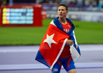 El cubano Ulicer Aguilera conquistó la medalla de bronce en la final del lanzamiento de la jabalina (T13) de los Juegos Paralímpicos París 2024. Foto: Calixto N. Llanes / Jit.