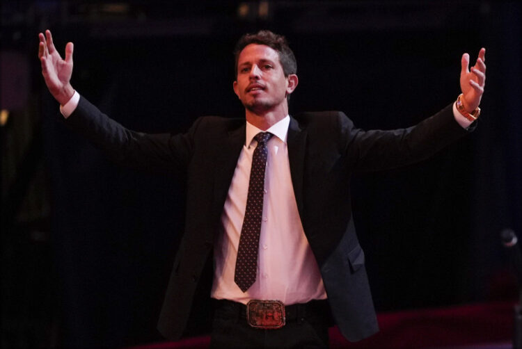 El comediante Tony Hinchcliffe en el Madison Square Garden. Foto: EFE.