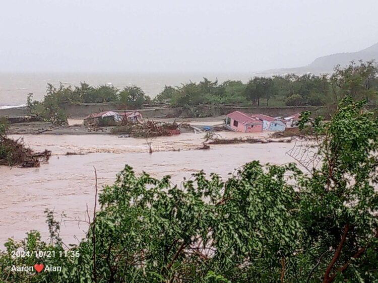 Una zona de Imías, Guantánamo, durante el paso del huracán Oscar. Foto tomada del perfil Miguel Noticias, en Facebook.