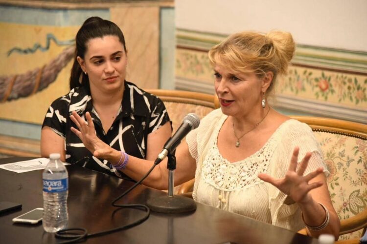 Charlotta Huldt (D) en la conferencia de prensa del Festival Mozart Habana. Foto: Habana Radio.