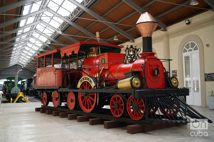 "La Junta", la locomotora más vieja que se conserva en el Museo del Ferrocarril, declarada Monumento Nacional. Foto: Alejandro Ernesto.