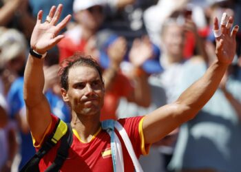 El tenista español Rafael Nadal, considerado uno de los más grandes de la historia, anunció su retirada de las canchas a los 38 años de edad. Foto: Franck Robichon / EFE.