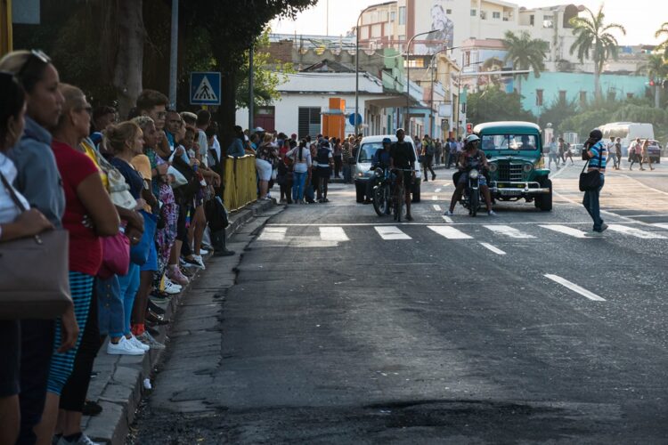 Vista de una calle en Santiago de Cuba. Foto: Naturaleza Secreta.