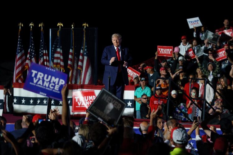 El expresidente estadounidense y candidato presidencial republicano Donald Trump durante un mitin de campaña en Butler, Pensilvania, el 5 de octubre de 2024. Foto: Will Oliver / EFE.