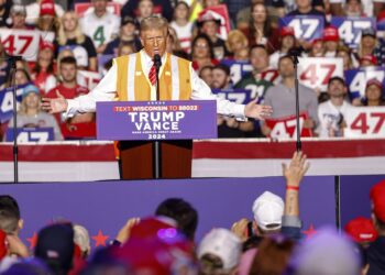 Trump habla a sus seguidores en Green Bay, Wisconsin. Foto: JEFFERY PHELPS/EFE/EPA.