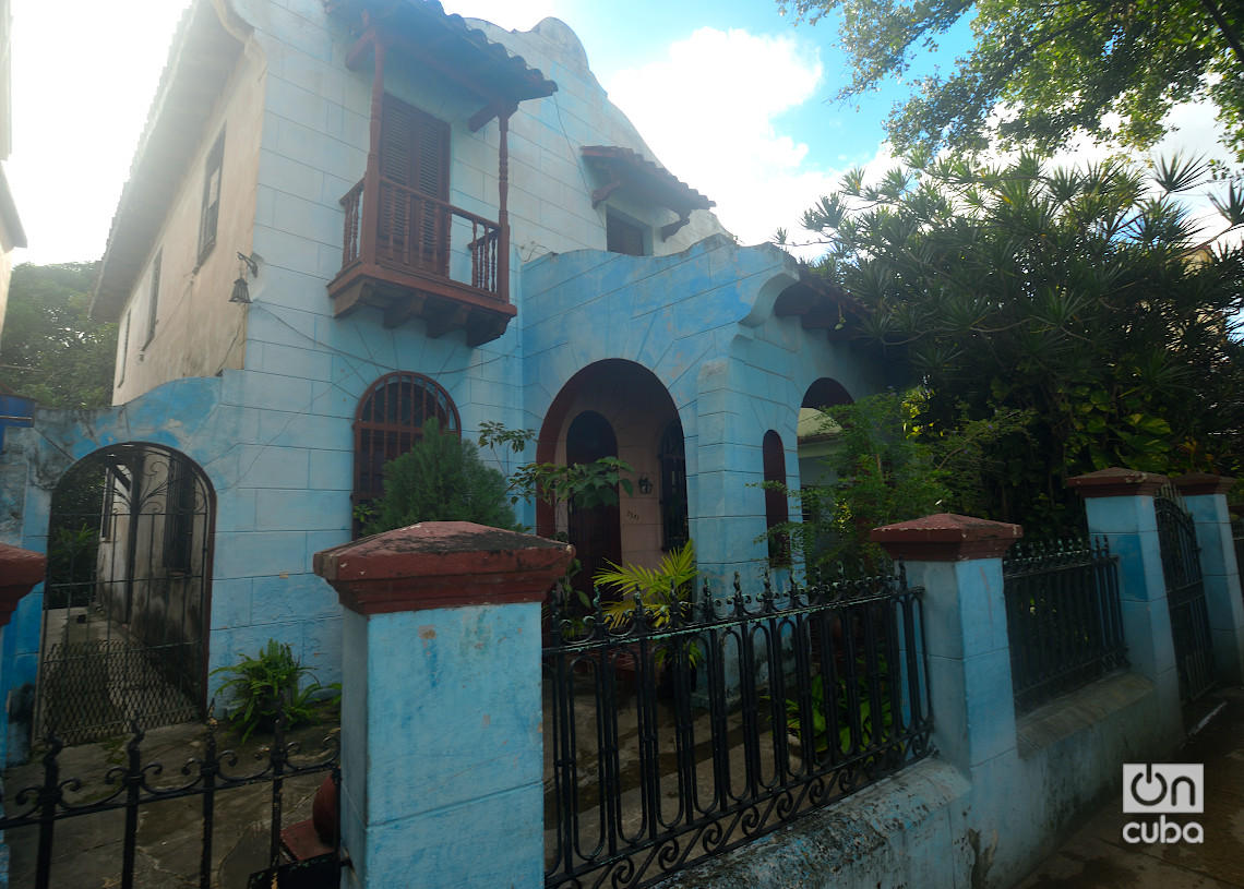 Fachada de una vivienda en la Calzada de Bejucal, municipio Arroyo Naranjo. Foto: Otmaro Rodríguez.