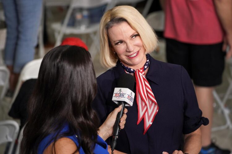 La comisionada de Tierras de Texas, Dawn Buckingham. Foto: EFE/EPA/DUSTIN SAFRANEK.