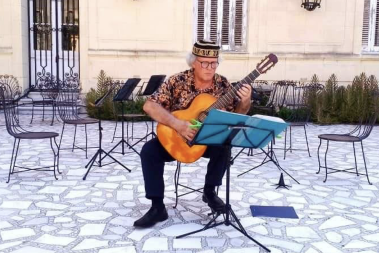 Luis Manuel Molina Guitarrista cubano