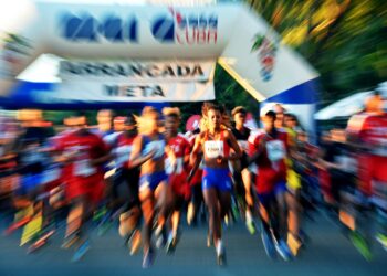 Más de 2300 corredores participaron este domingo en el Marabana, tradicional maratón efectuado en la capital cubana. Foto: Ricardo López Hevia.