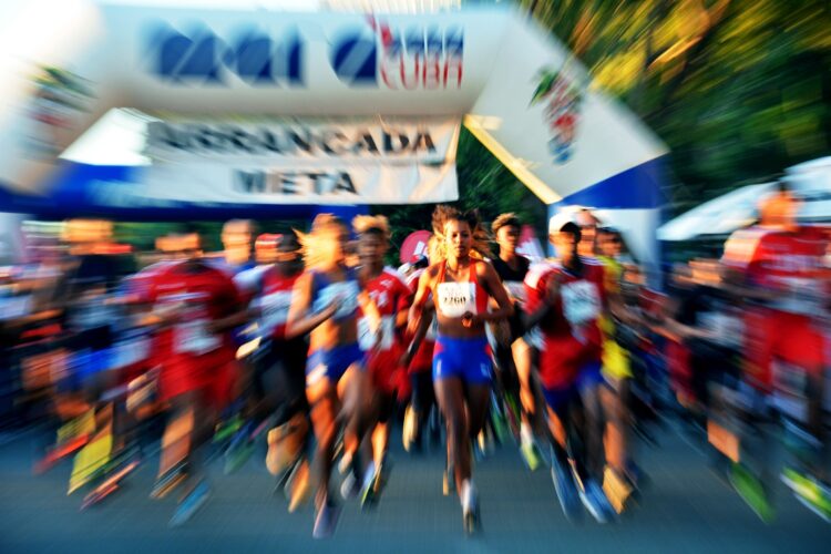 Más de 2300 corredores participaron este domingo en el Marabana, tradicional maratón efectuado en la capital cubana. Foto: Ricardo López Hevia.