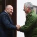 El presidente cubano Miguel Díaz-Canel recibe al eniente general Alexander Kurenkov, ministro ruso para la Protección Civil, Emergencias y Eliminación de Consecuencias de Desastres Naturales de Rusia. Foto: Presidencia Cuba / X.