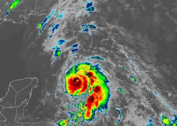 Imagen de satélite del huracán Rafael mientras se acerca al occidente de Cuba. Foto: Insmet.