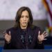 Kamala Harris en la Universidad de Howard, su alma mater. Foto: EFE/EPA/JIM LO SCALZO.