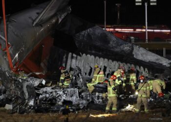 La nave surcoreana accidentada. Foto: EFE/EPA.