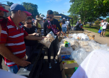 Vendedor privado en una feria de La Habana. Foto: Otmaro Rodríguez.