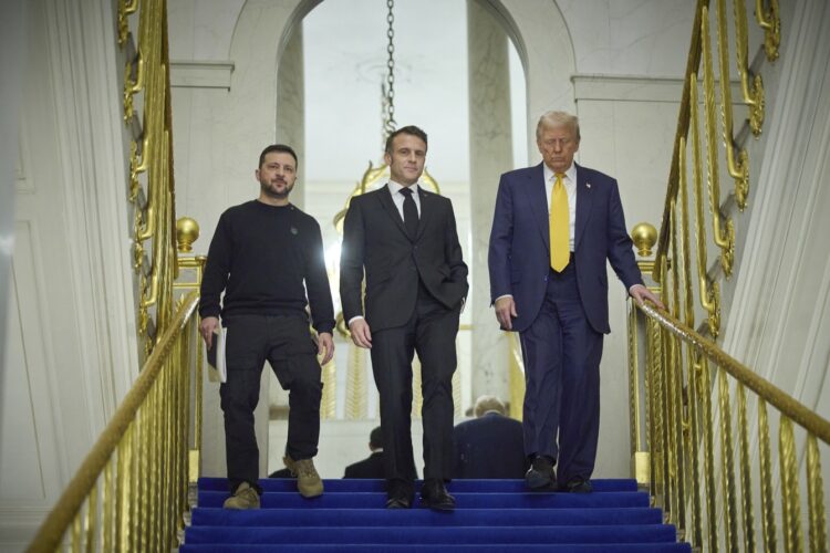 Foto: Trump, Macron y Zelenski en Francia. EFE/EPA/Presidential Press Service of Ukraine..