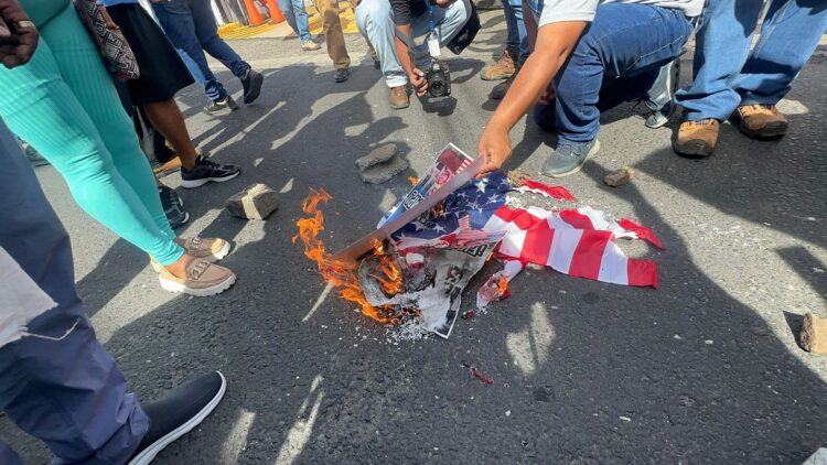 Sindicalistas protestan ante las pretensiones de Trump. Foto: Prensa Latina