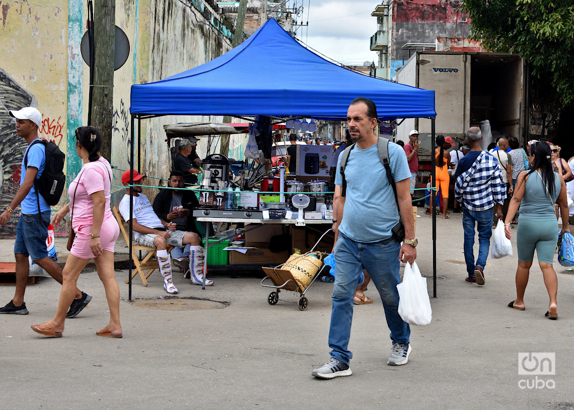 Feria en La Habana, el último fin de semana de 2024. Foto: Otmaro Rodríguez.