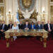 Milei y los integrantes de su gabinete este martes, en Buenos Aires. Foto:  Presidencia de Argentina/EFE.