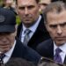 El presidente estadounidense Joe Biden (izq) y su hijo Hunter Biden (der), durante una actividad en la Casa Blanca en abril de 2024. Foto: Michael Reynolds / POOL / EFE / Archivo.