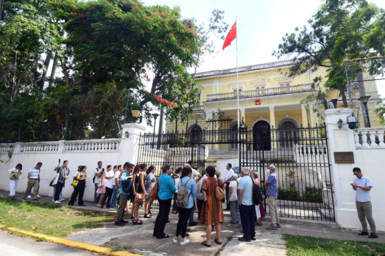 Sede de la Embajada de la República Popular China en La Habana. Foto: Xinhua