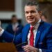 El ya Secretario de Defensa de EE.UU. Pete Hegseth durante su audiencia de confirmación ante el Comité de las Fuerzas Armadas del Senado. Foto: Shawn Thew / EFE.