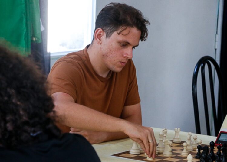 Carlos Daniel Albornoz durante el Grand Prix Cubano de Ajedrez, del que se tituló campeón. Foto: Calixto N. Llanes / Jit.